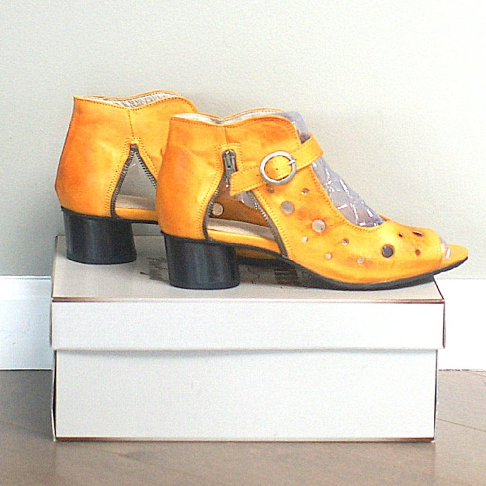 Rovers Leather Open Toed Sandal Size 39